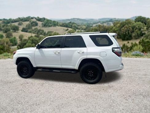 Used 2023 Toyota 4Runner SR5 Premium w/ Moonroof Package RWD image 7