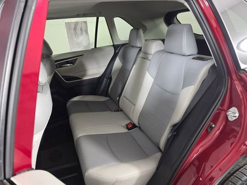 Used 2020 Toyota RAV4 XLE Premium AWD/4WD image 18