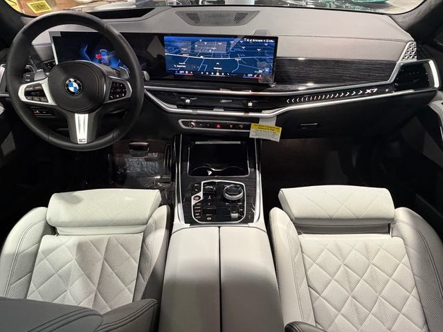 New 2026 BMW X7 xDrive40i w/ M Sport Package AWD/4WD image 12
