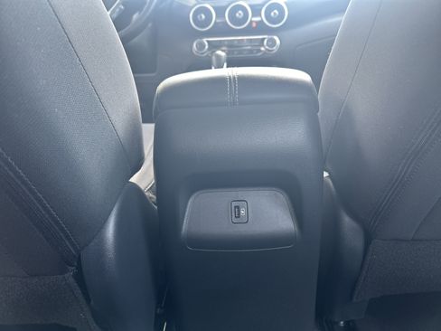 Used 2025 Nissan Sentra SV FWD image 28