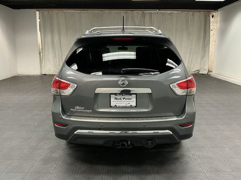Used 2015 Nissan Pathfinder Platinum w/ Family Entertainment Package FWD image 4