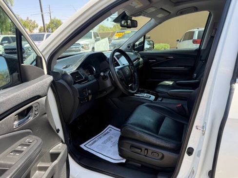 Used 2017 Honda Pilot Touring image 12