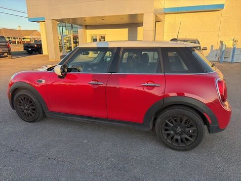 Used 2021 MINI Cooper 4-Door Hardtop w/ Storage Package image 28