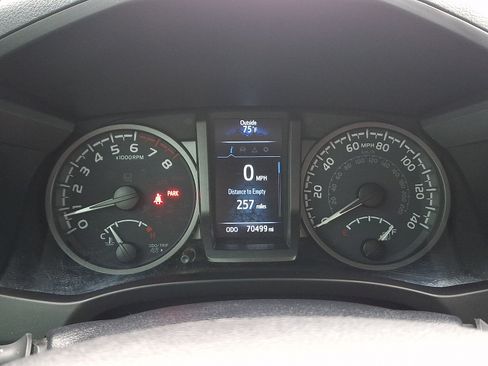 Used 2021 Toyota Tacoma TRD Sport AWD/4WD image 19