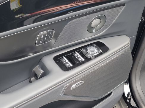 New 2026 Lincoln Nautilus Reserve w/ Jet Appearance Package image 9