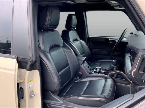 Certified 2025 Ford Bronco Badlands AWD/4WD image 9