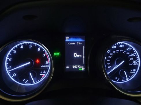 Used 2018 Toyota Camry SE w/ Convenience Package FWD image 23
