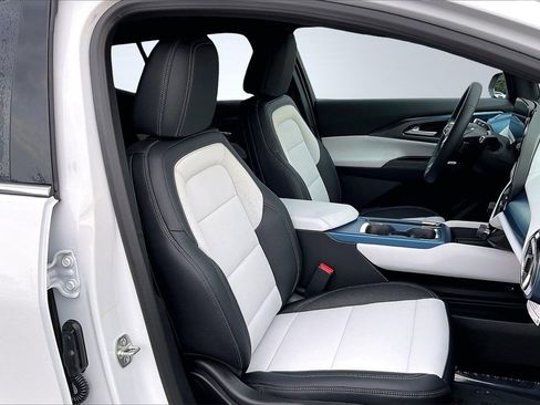 New 2026 Chevrolet Equinox EV LT image 11