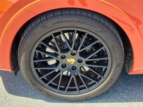 Certified 2021 Porsche Cayenne GTS AWD/4WD image 12