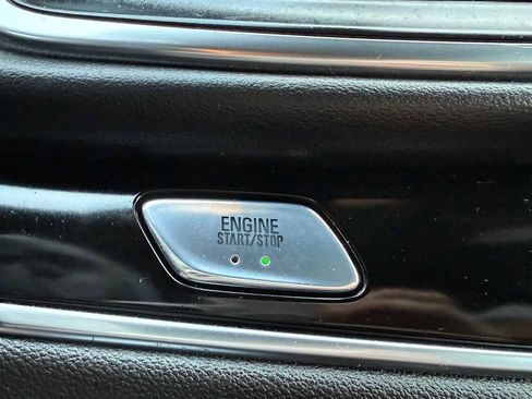 Used 2024 Buick Enclave Avenir w/ Avenir Technology Package image 21