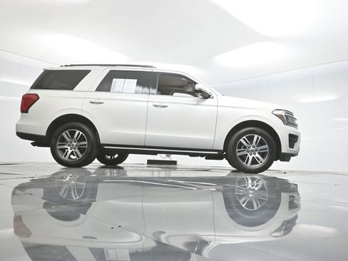 Used 2022 Ford Expedition XLT image 67