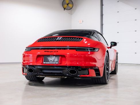 Used 2022 Porsche 911 AWD/4WD image 4