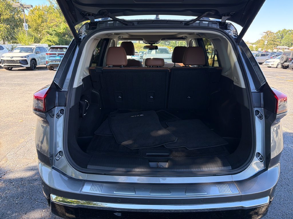 Certified 2025 Nissan Rogue Platinum AWD/4WD image 28