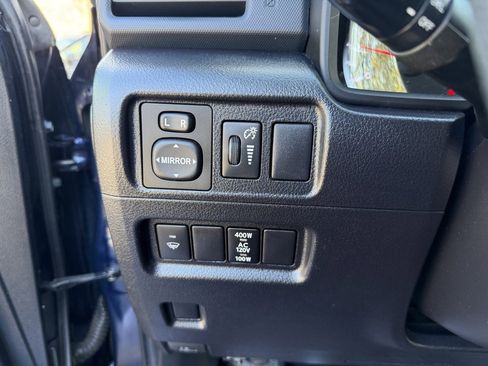 Used 2018 Toyota 4Runner SR5 image 19