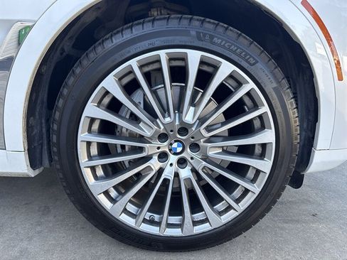 Used 2021 BMW X7 xDrive40i w/ Premium Package AWD/4WD image 15
