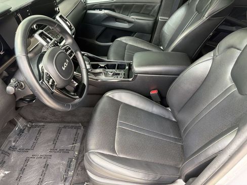 Used 2023 Kia Sorento SX AWD/4WD image 5
