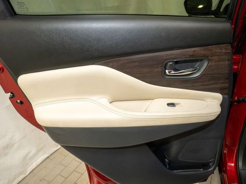 Certified 2024 Nissan Murano Platinum w/ Cargo Package image 11