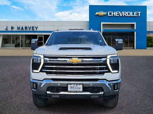 Used 2024 Chevrolet Silverado 2500 LTZ w/ LTZ Premium Package image 2