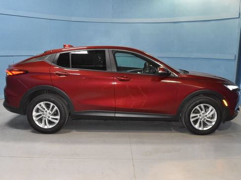 Used 2025 Buick Envista Preferred w/ Convenience II Package FWD image 21