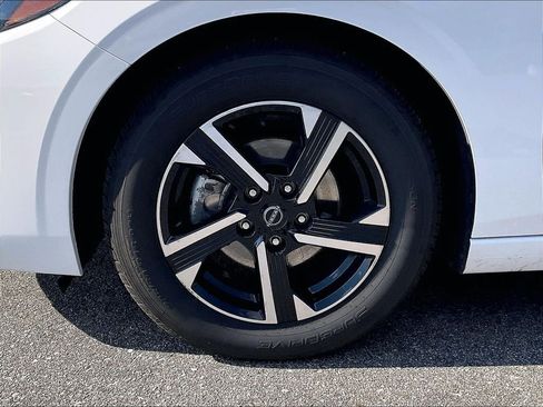 Used 2024 Nissan Sentra SV FWD image 7