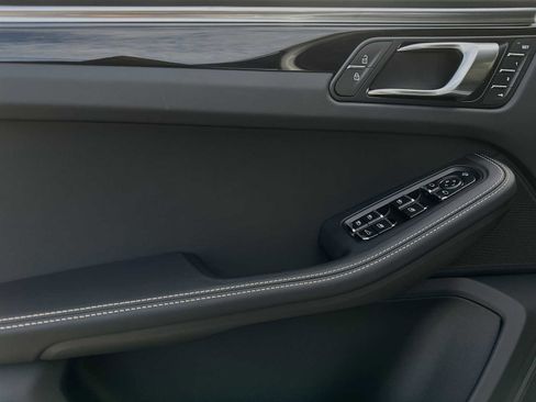 Used 2024 Porsche Macan S image 12