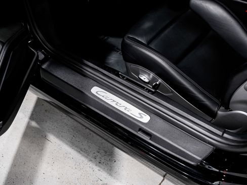 Used 2015 Porsche 911 Carrera S image 25