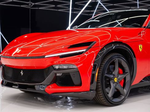 Used 2023 Ferrari Purosangue image 4