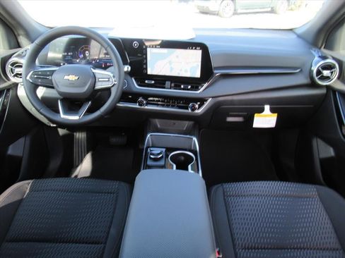 New 2026 Chevrolet Equinox LT w/ Safety and Technology Package image 11