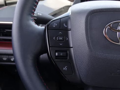 Used 2025 Toyota Prius Plug-In Hybrid image 37