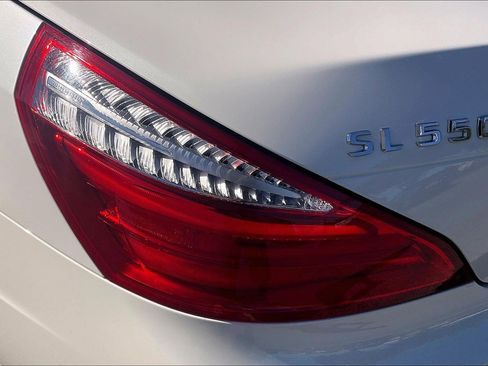 Used 2014 Mercedes-Benz SL 550 image 32