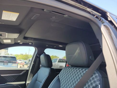 New 2026 GMC Acadia Denali w/ Super Cruise Package FWD image 24