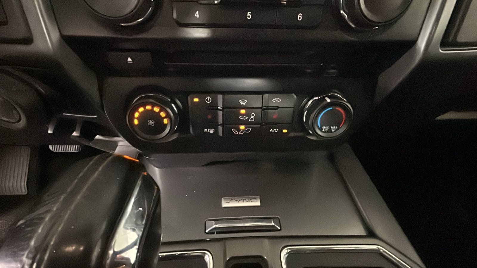 Used 2016 Ford F150 XLT w/ Equipment Group 302A Luxury AWD/4WD image 24