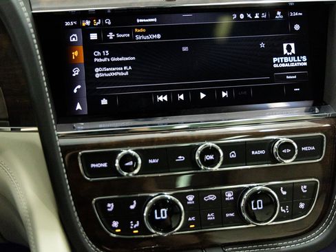 New 2026 Bentley Bentayga AWD/4WD image 35