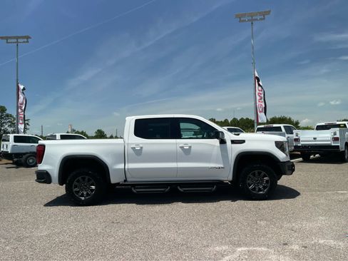 Used 2024 GMC Sierra 1500 AT4X AWD/4WD image 4