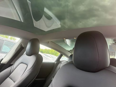 Used 2021 Tesla Model 3 Long Range AWD/4WD image 18