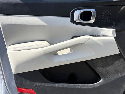 Used 2025 Kia Sorento S w/ Panoramic Sunroof Package FWD image 17
