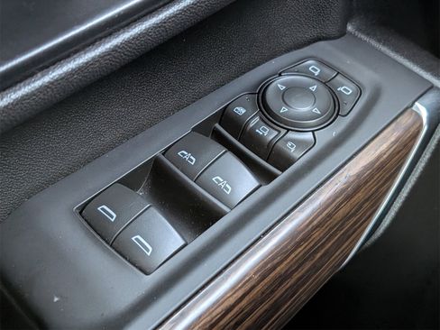 Used 2022 Chevrolet Silverado 2500 High Country w/ Safety Package II image 21