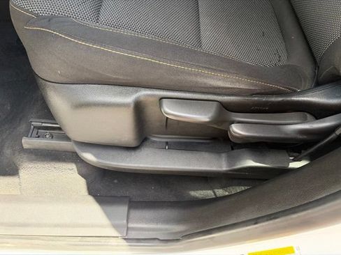 Used 2021 Chevrolet Traverse LS AWD/4WD image 11