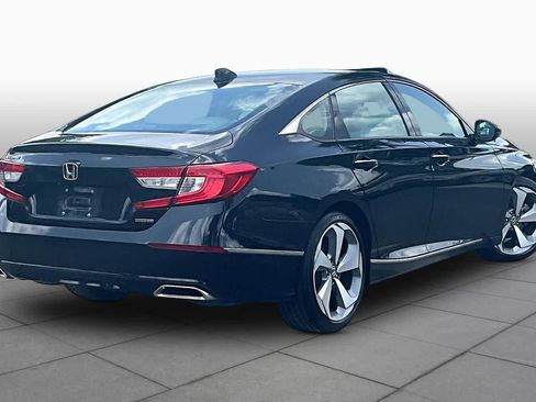 Used 2018 Honda Accord Touring image 13