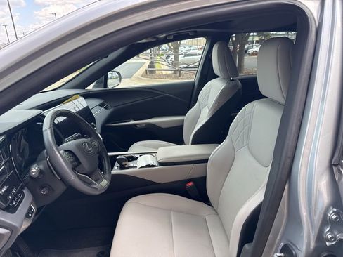 Used 2025 Lexus RX 350 Premium w/ Convenience Package image 5
