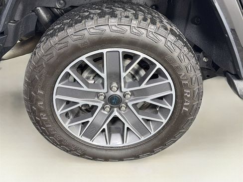 Used 2024 Jeep Wrangler High Altitude AWD/4WD image 36