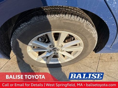 Used 2025 Toyota Camry LE w/ Convenience Package image 9