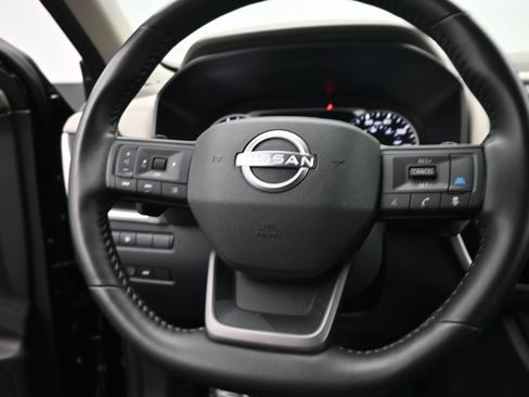 Used 2025 Nissan Rogue SV FWD image 22