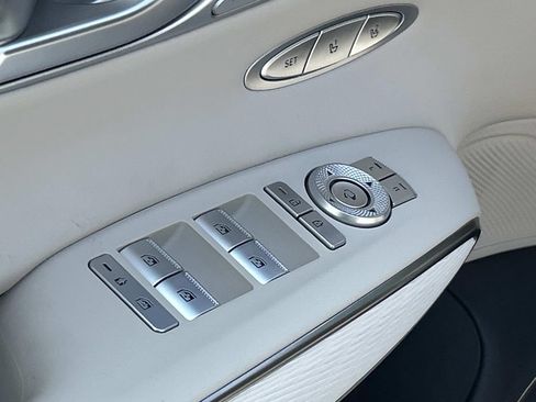 New 2027 Genesis GV70 2.5T Advanced AWD/4WD image 17