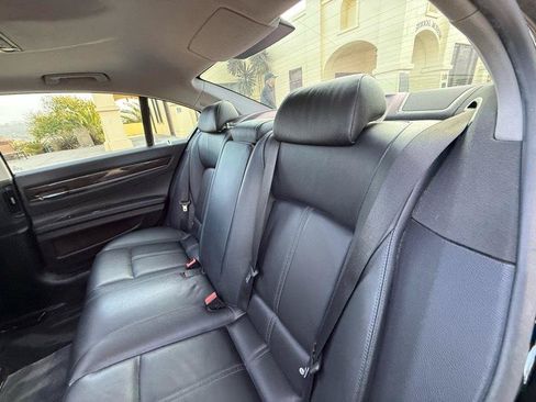 Used 2009 BMW 750i RWD image 42