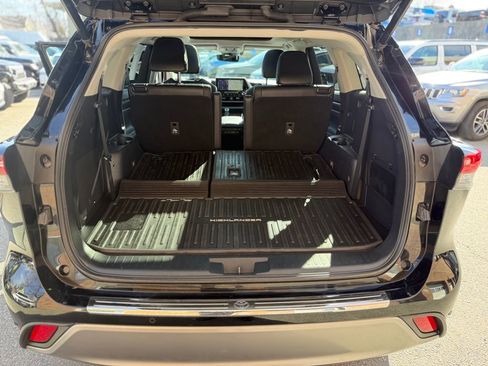Used 2021 Toyota Highlander Platinum AWD/4WD image 30