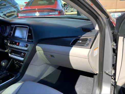 Used 2018 Hyundai Sonata Limited w/ Ultimate Package 02 image 18