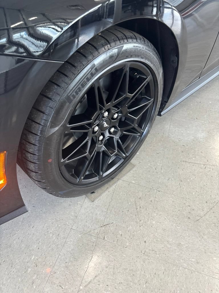 Used 2026 Ford Mustang GT Premium w/ GT Performance Package RWD image 2