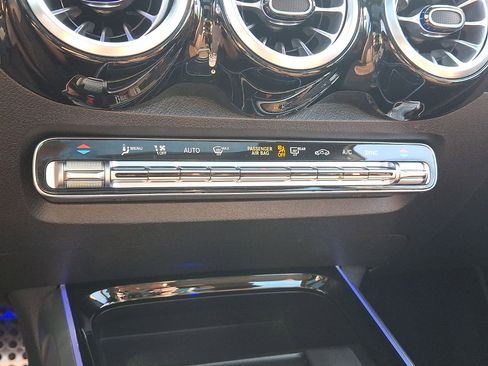 Used 2022 Mercedes-Benz GLB 35 AMG 4MATIC image 25