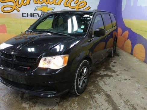Used 2019 Dodge Grand Caravan SXT image 7